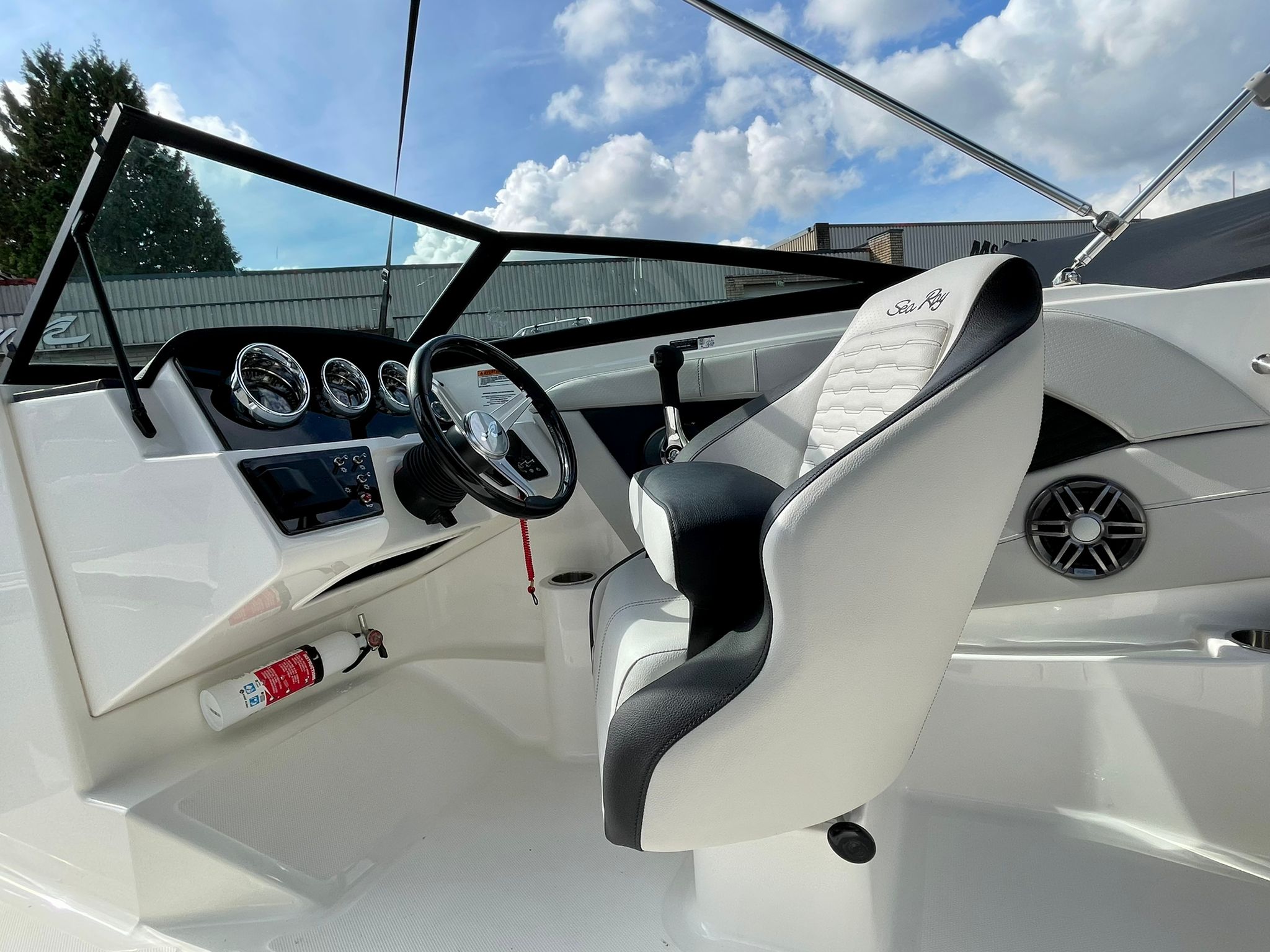 2022 Sea Ray boat for sale, model of the boat is SPX 190 & Image # 3 of 8